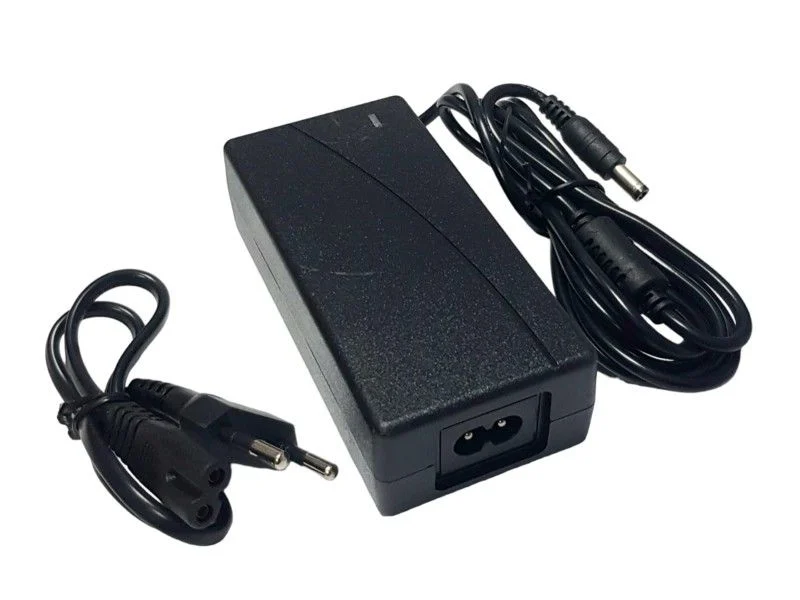 12 V 3.33 A PLASTİK KASA ADAPTÖR